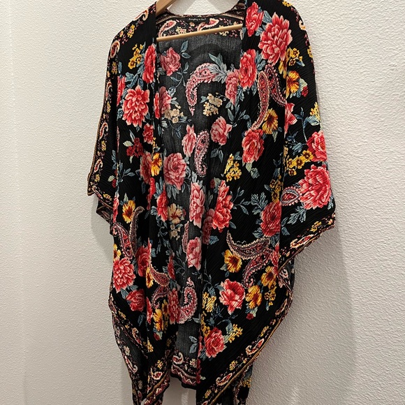 Do Everything in Love  Bold multicolor Floral Rayon Gypsy Shawl w Sleeves 1 size - Picture 1 of 6